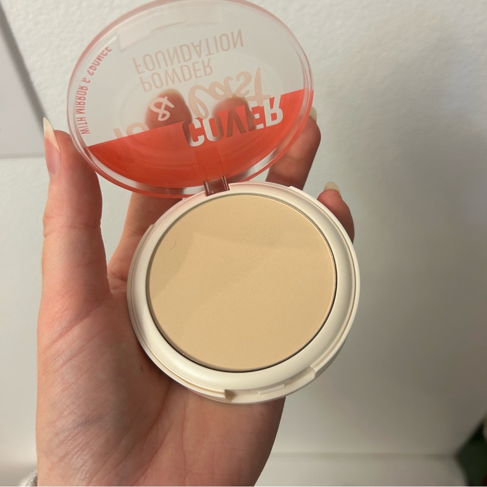 Essence face and lip makeup bundle - Picture 3 of 7